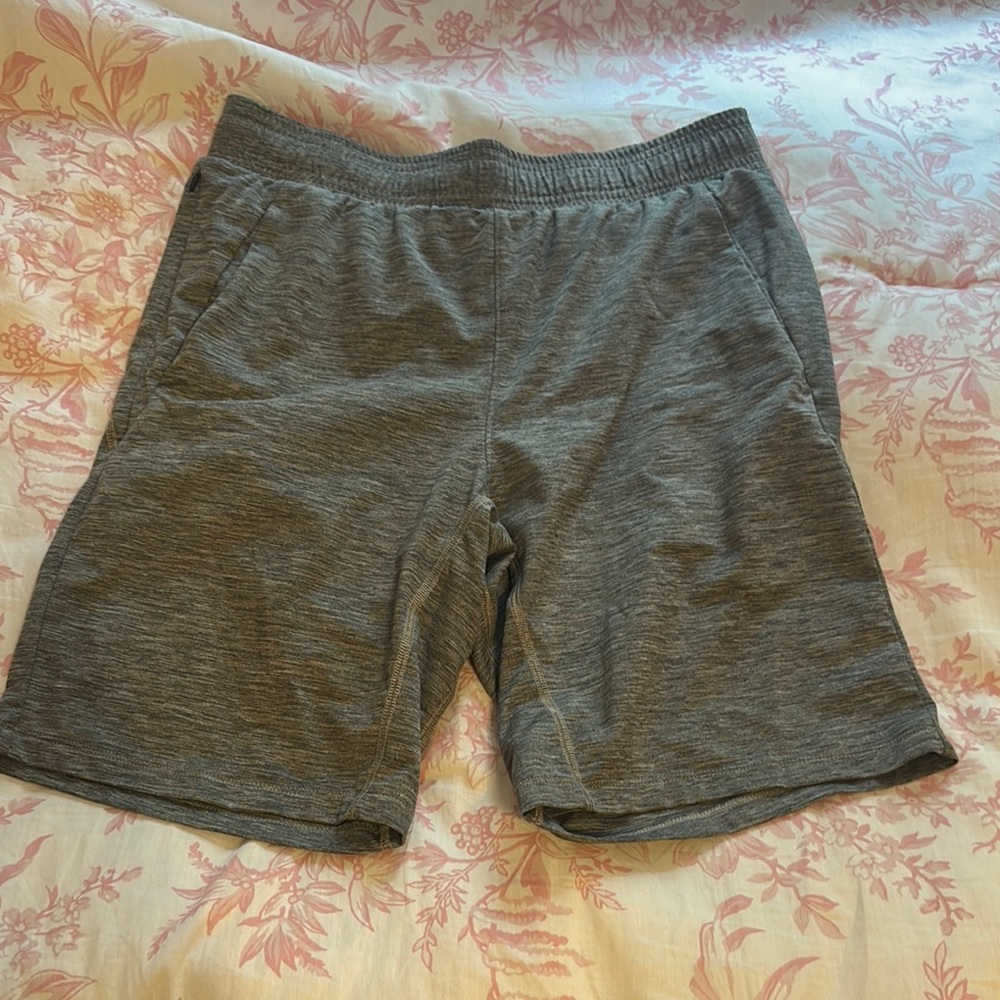 Men’s all in motion Gray athletic Shorts